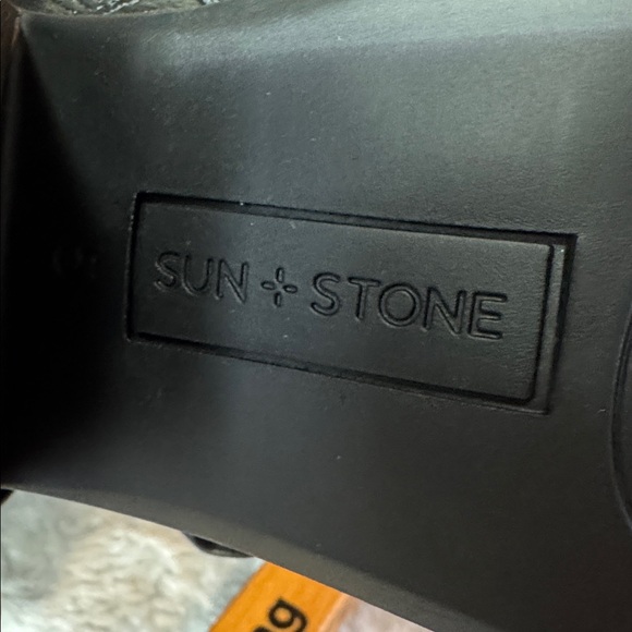 Sun & Stone Ibizza Fold Over Cuffed Ankle Boot
Wonen's 5M - Picture 10 of 11